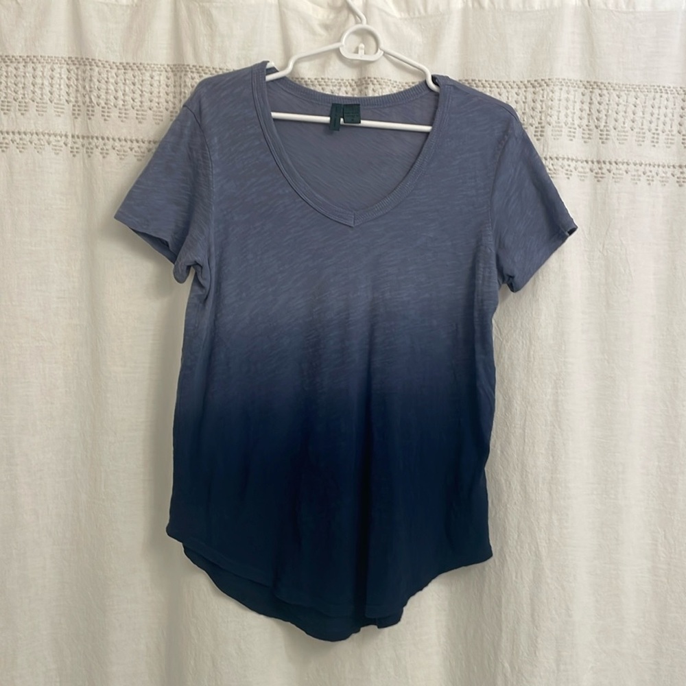 Left of Center Anthropologie Short Sleeve Top - Size M - Light Blue/Navy
